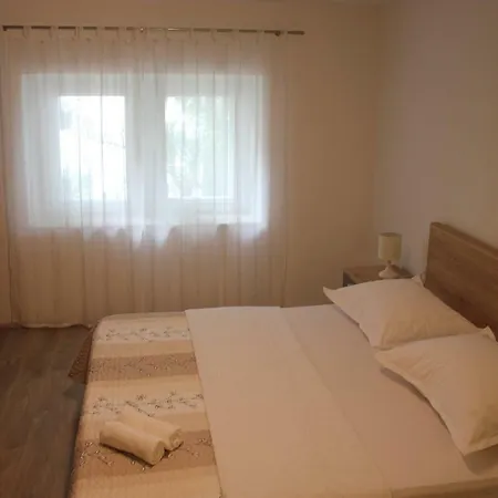 Tafra Apartamento *