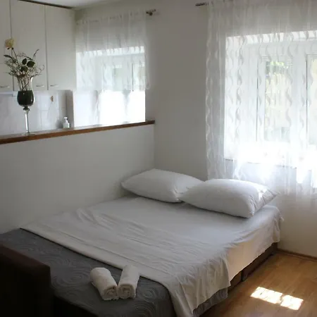 Tafra Apartamento *